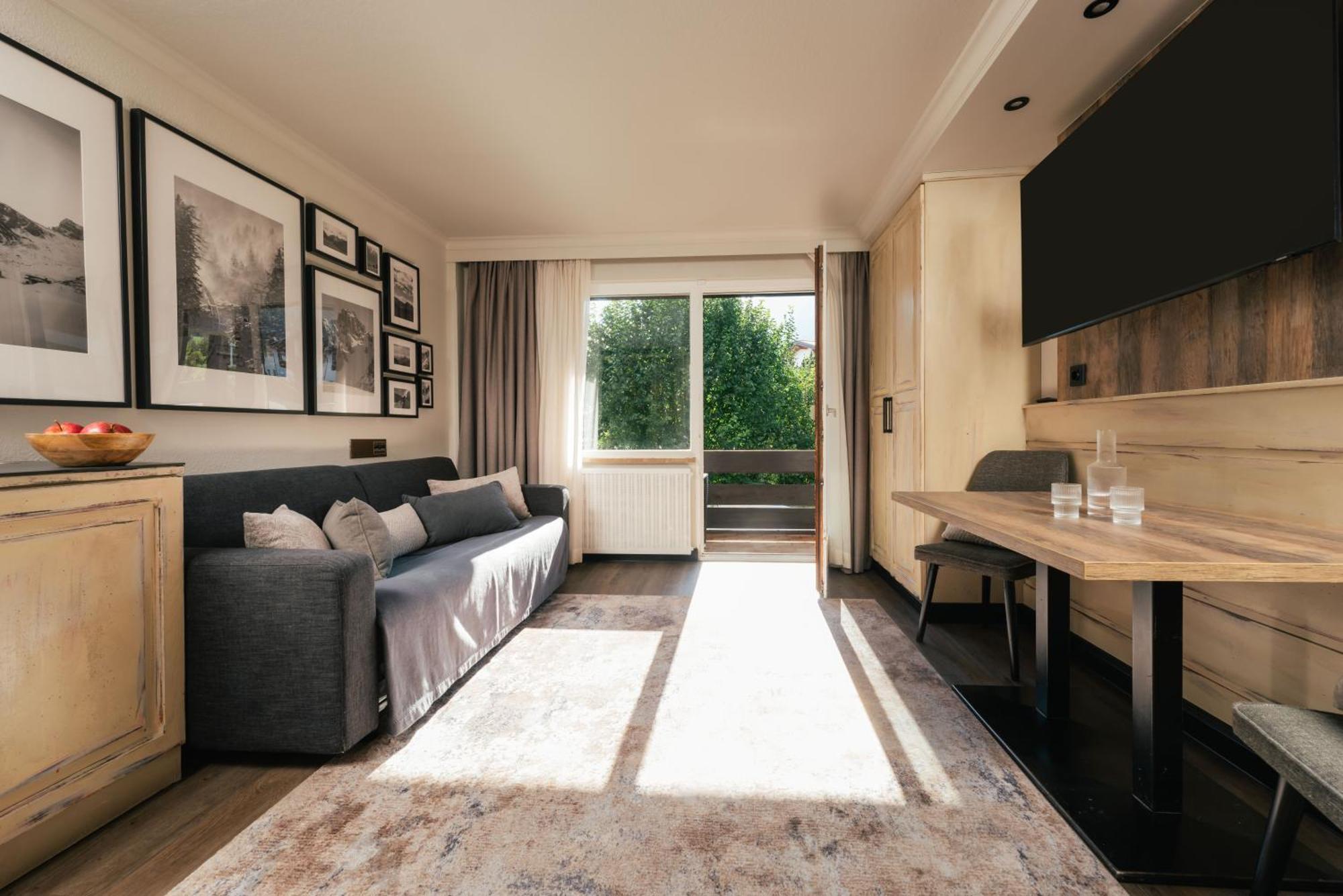 Mondi Hotel Аксамс Екстериор снимка