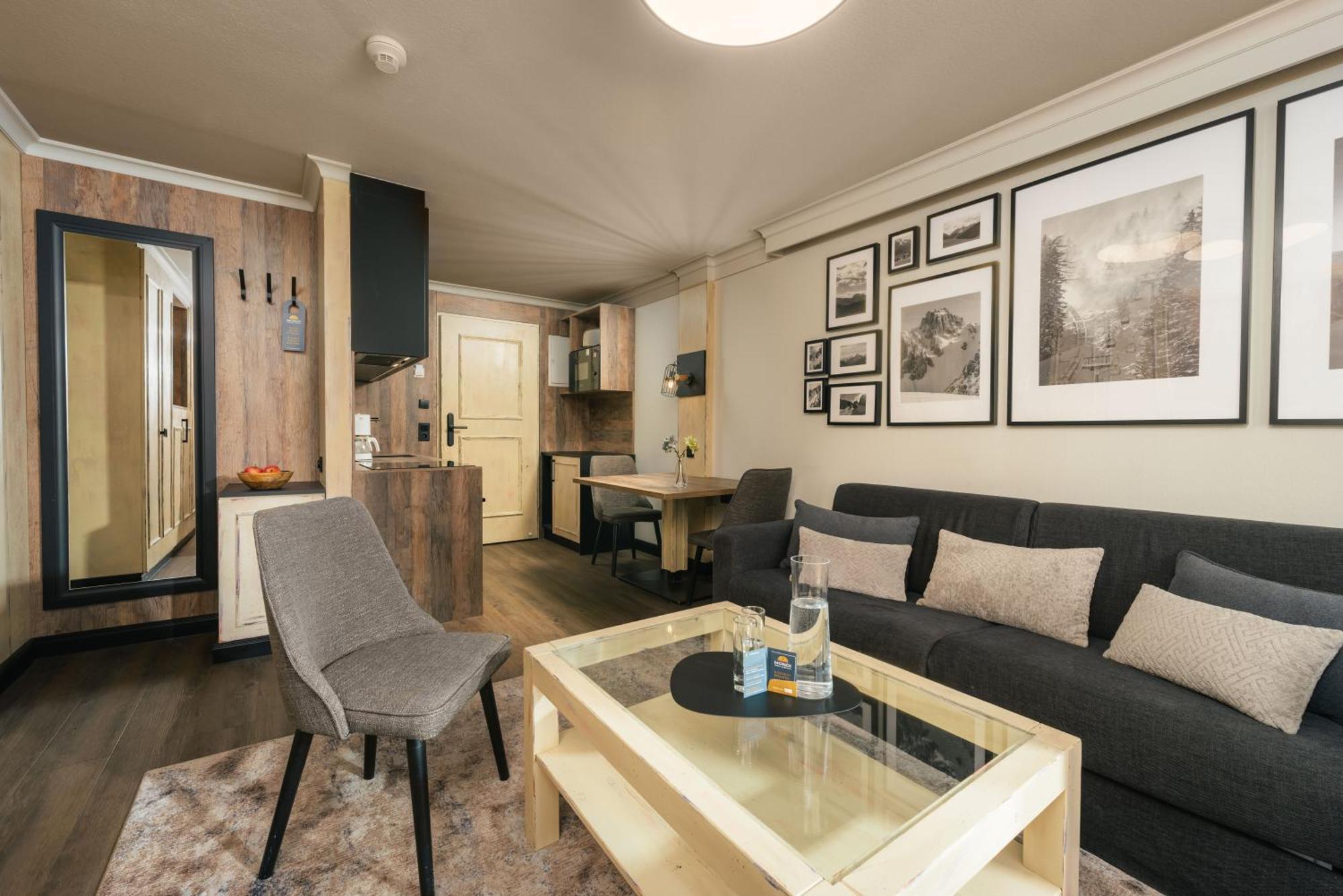 Mondi Hotel Аксамс Екстериор снимка