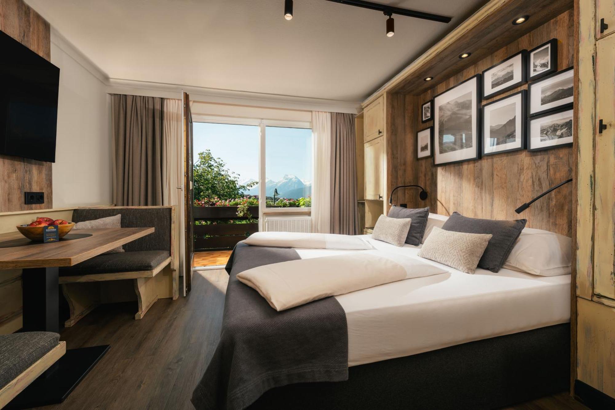 Mondi Hotel Аксамс Екстериор снимка