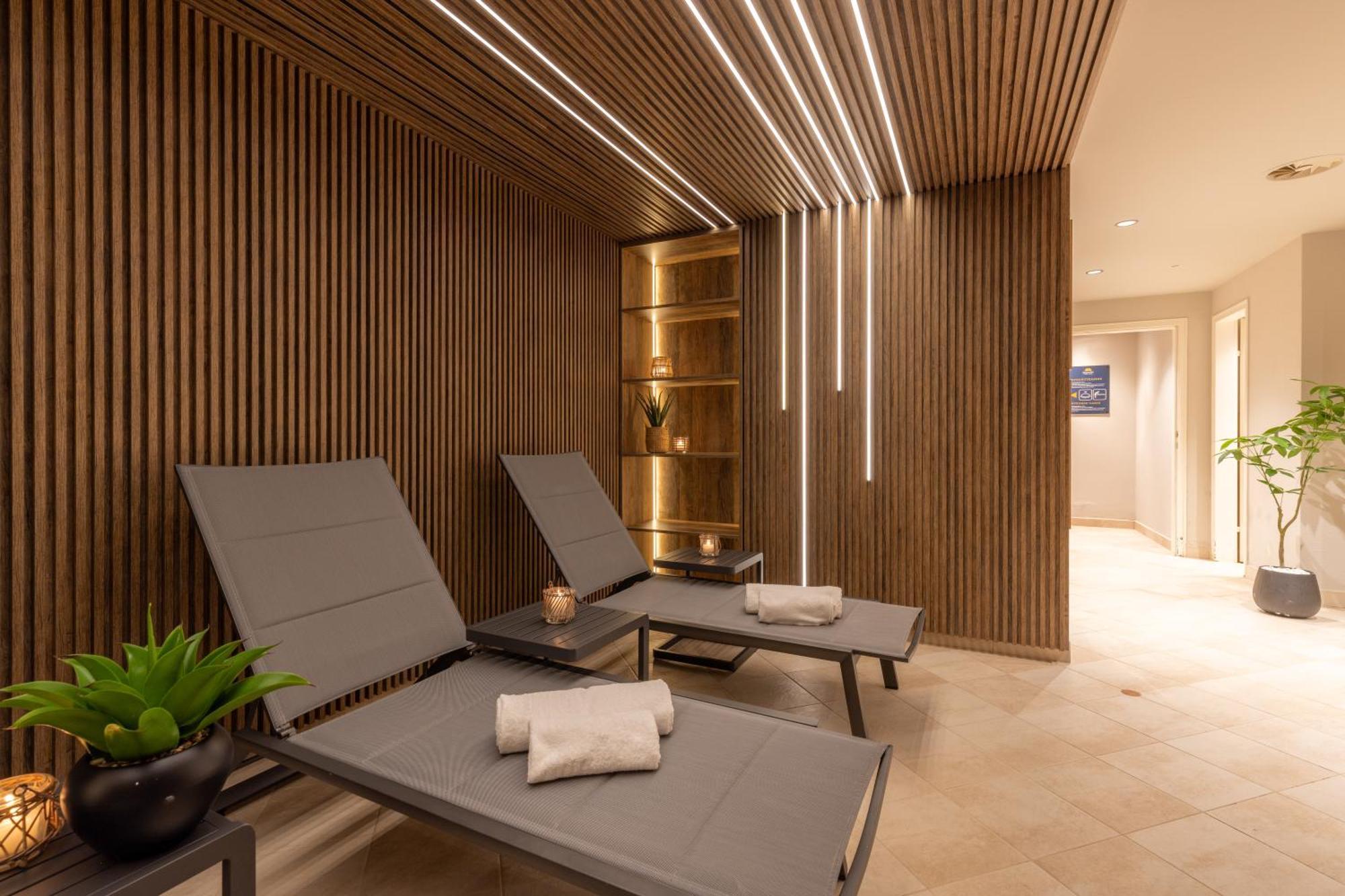 Mondi Hotel Аксамс Екстериор снимка