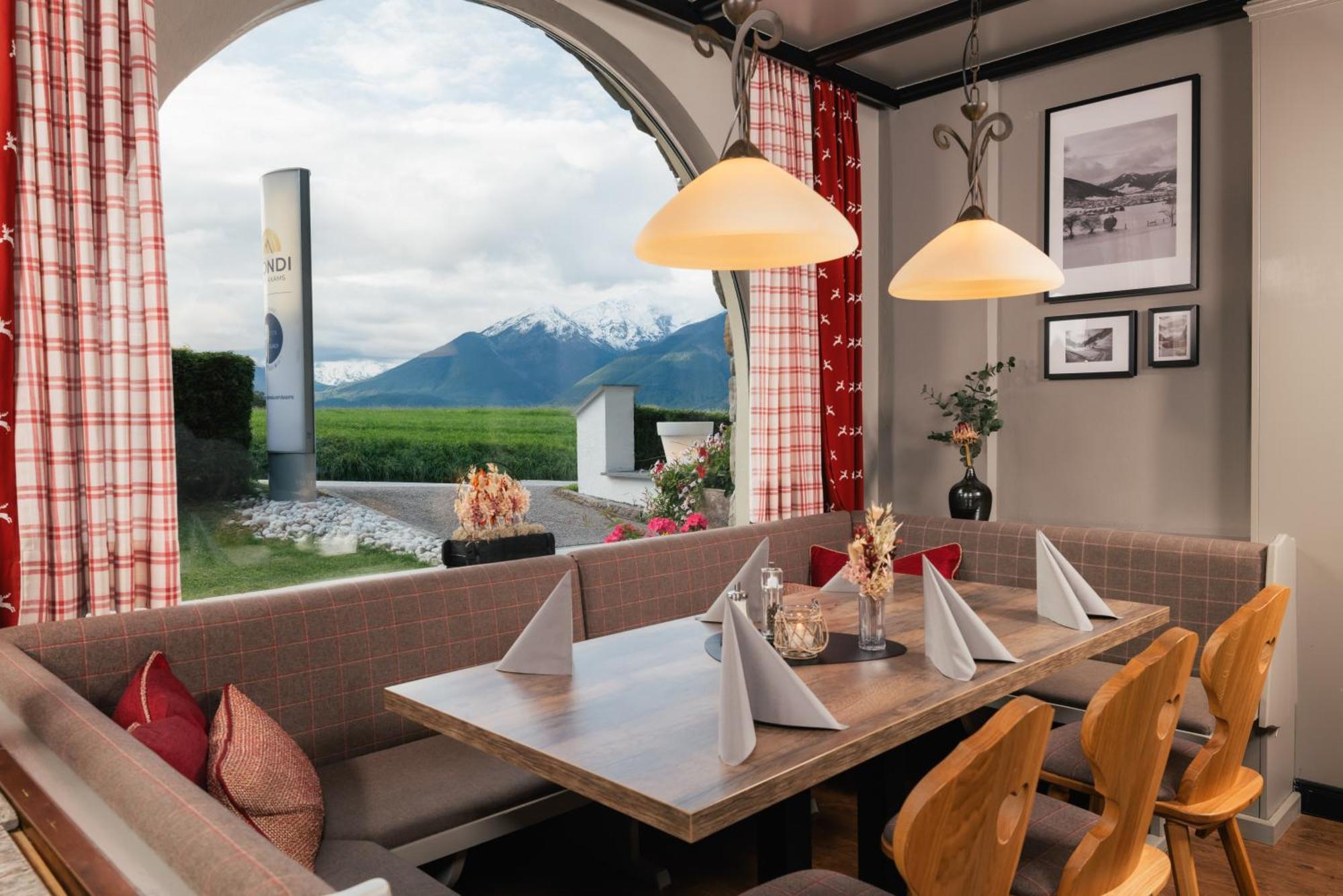 Mondi Hotel Аксамс Екстериор снимка