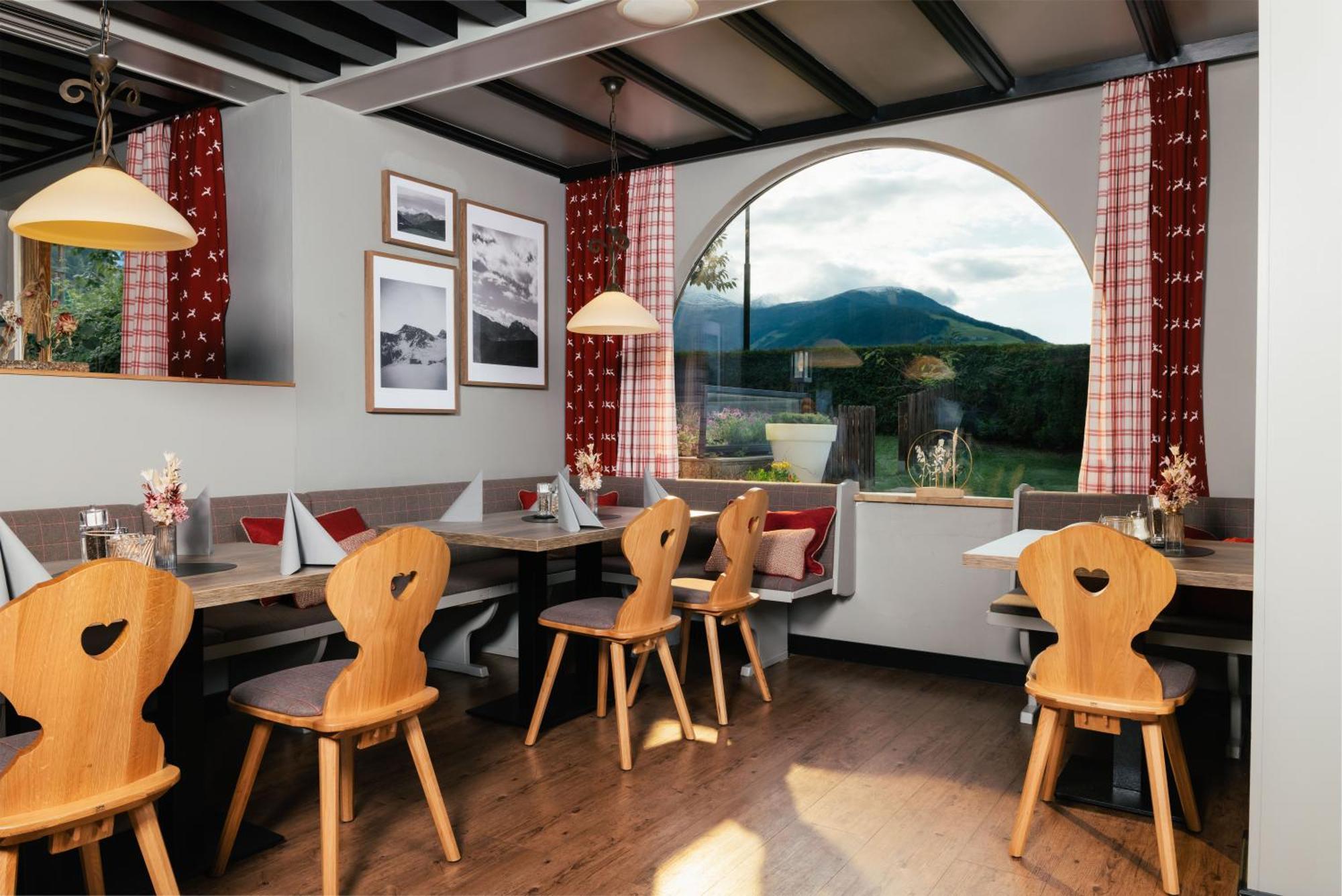 Mondi Hotel Аксамс Екстериор снимка