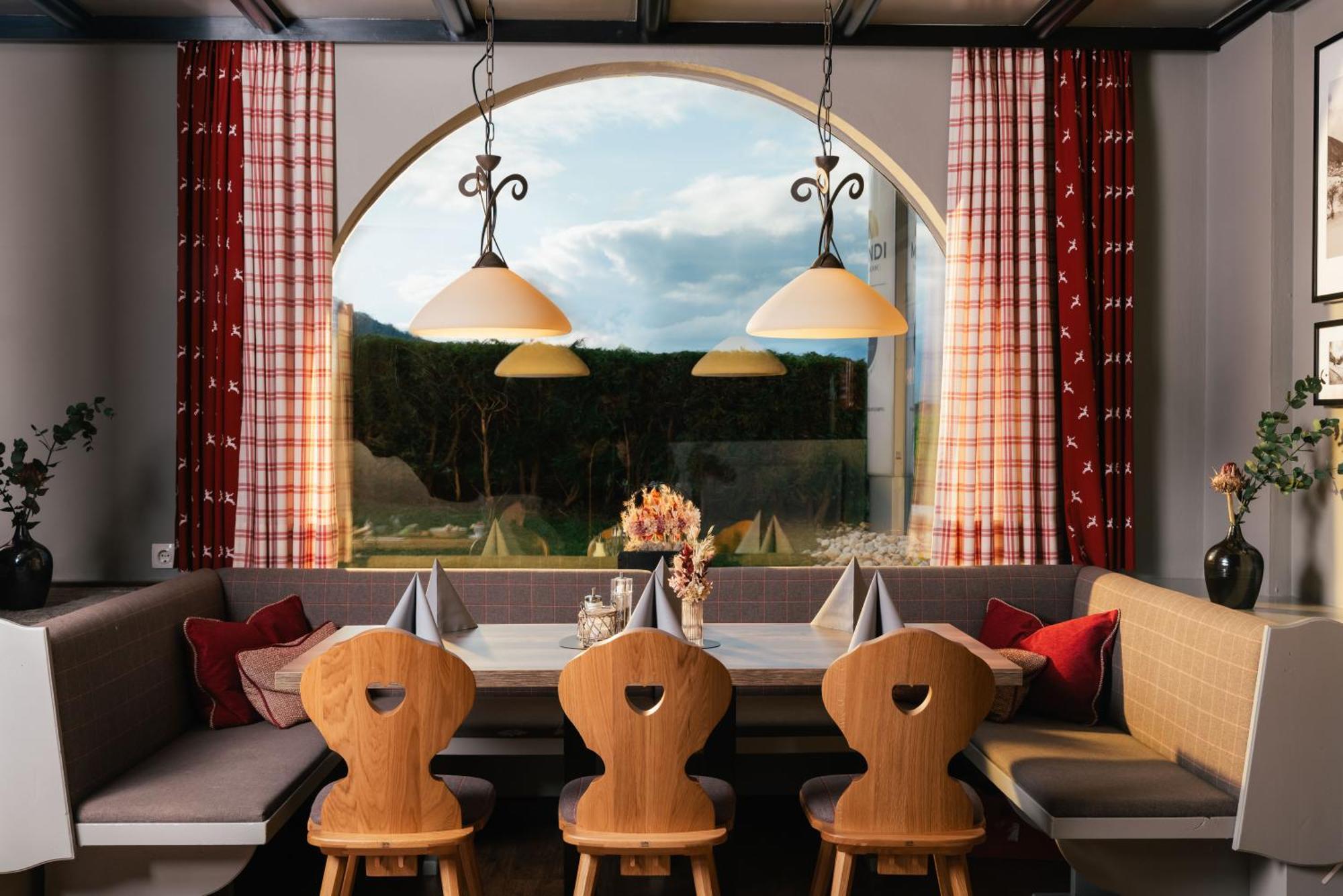 Mondi Hotel Аксамс Екстериор снимка