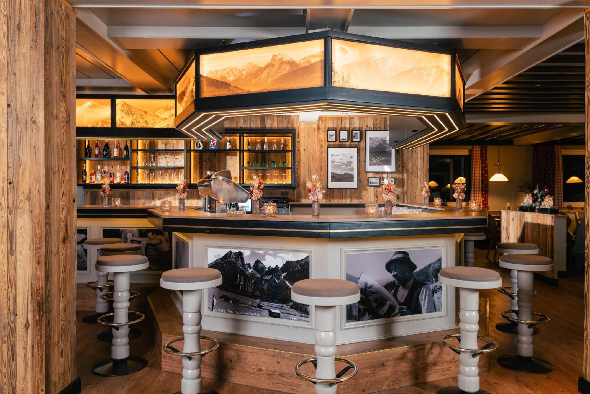 Mondi Hotel Аксамс Екстериор снимка