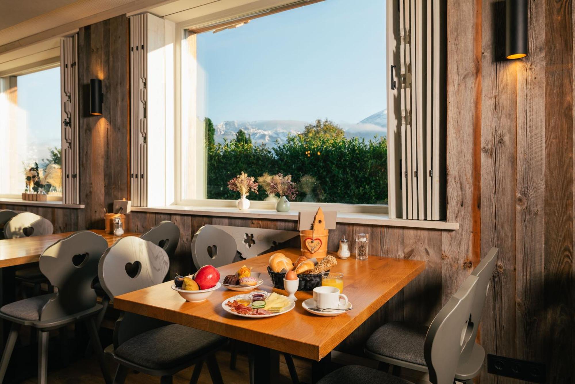 Mondi Hotel Аксамс Екстериор снимка