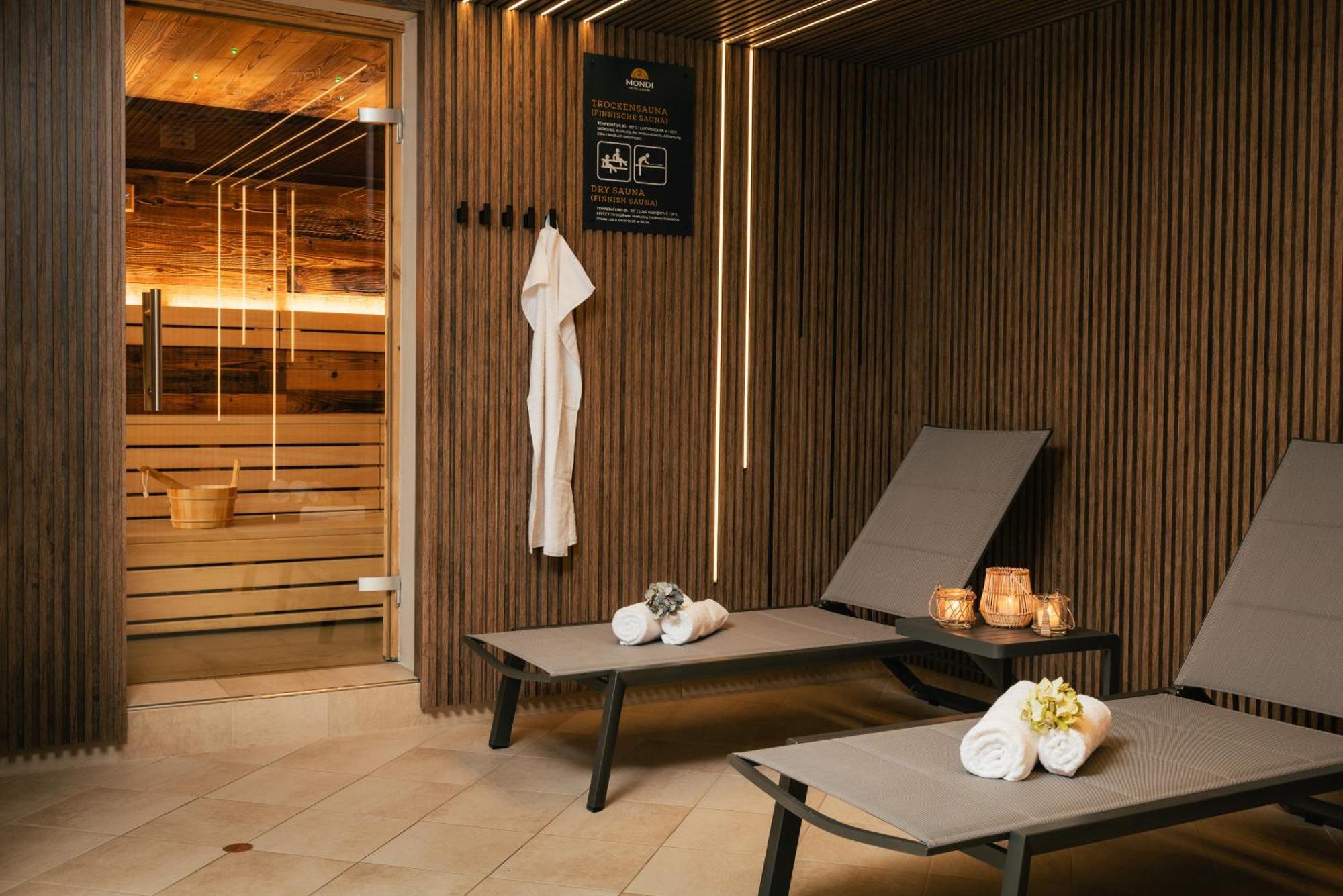 Mondi Hotel Аксамс Екстериор снимка